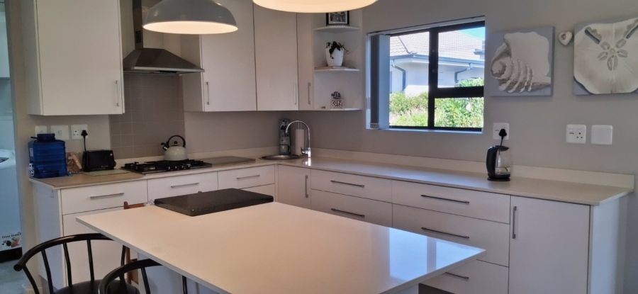 2 Bedroom Property for Sale in Voorbaai Western Cape